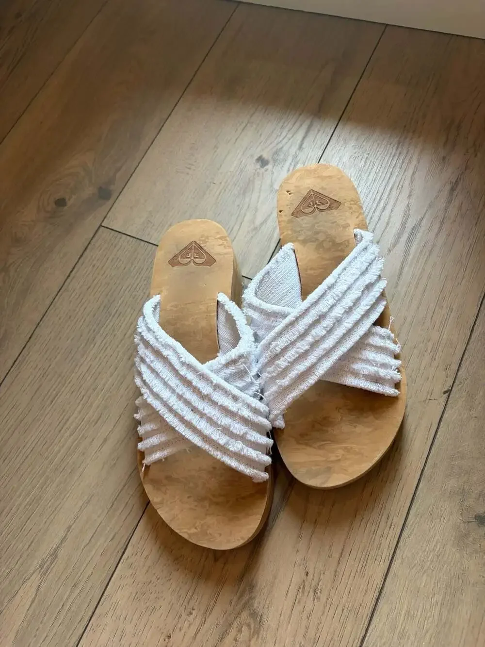 Roxy Kamea Wahine White Criss-Cross Wedge Sandals